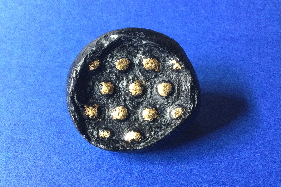 Brosche Pappmaché / Blattgold