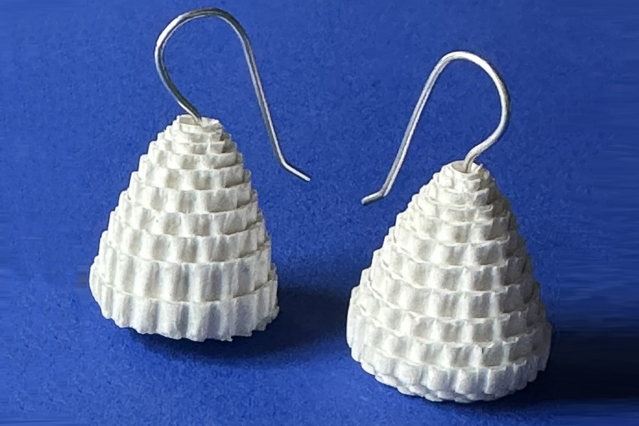 Ohrringe Wellpappe Silber